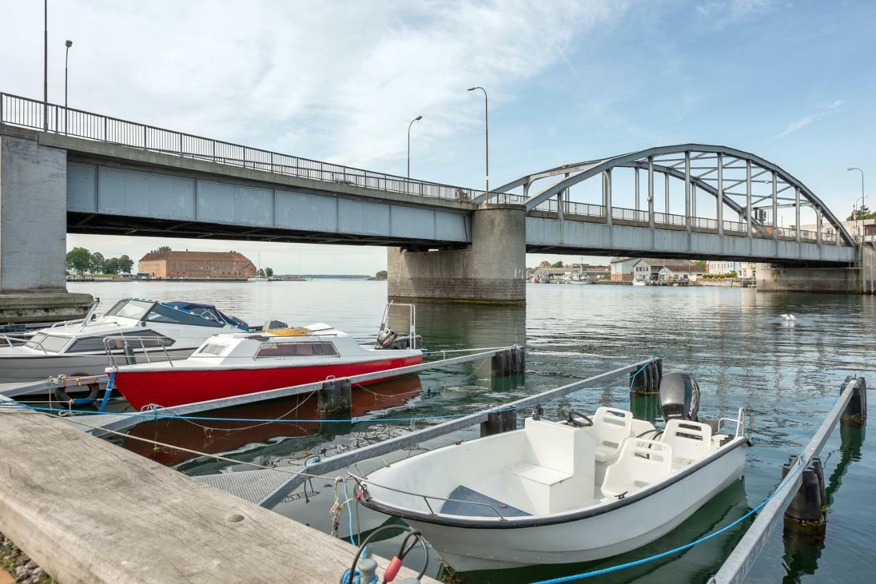 Luxury City Center Harbour Apartment 2 BedroomSønderborg エクステリア 写真