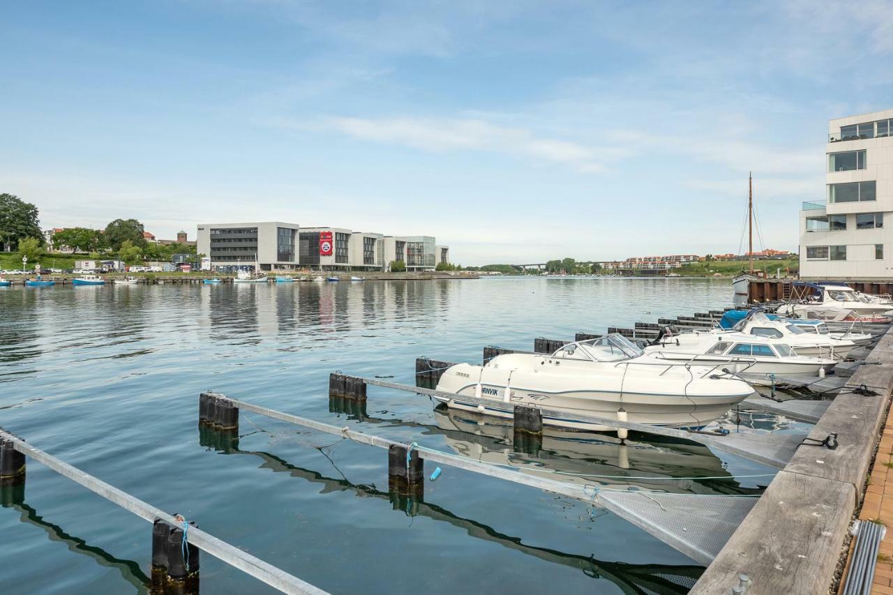 Luxury City Center Harbour Apartment 2 BedroomSønderborg エクステリア 写真