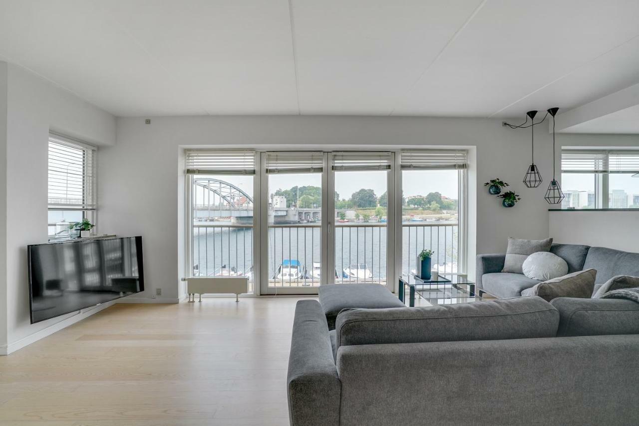 Luxury City Center Harbour Apartment 2 BedroomSønderborg エクステリア 写真