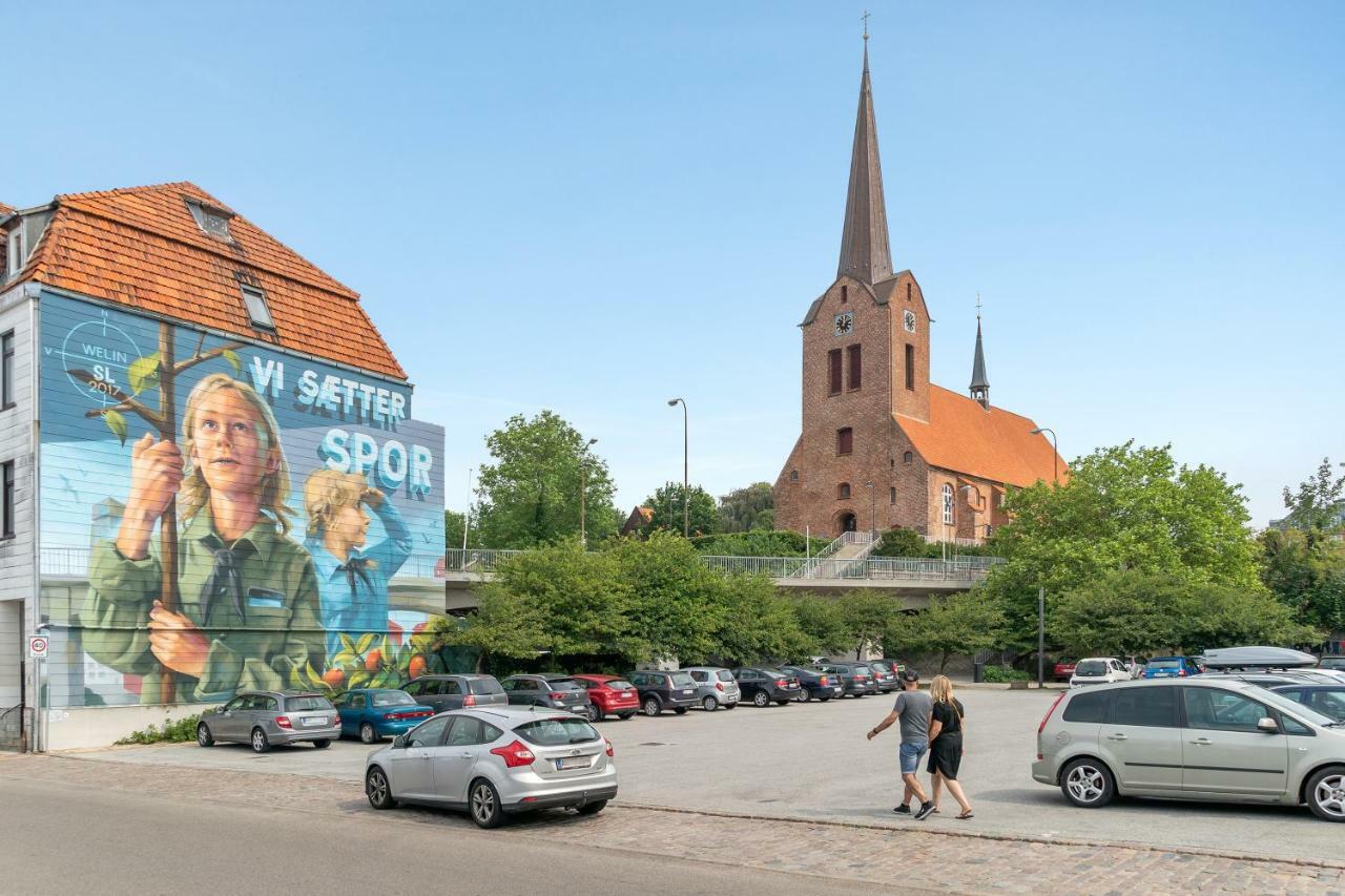 Luxury City Center Harbour Apartment 2 BedroomSønderborg エクステリア 写真