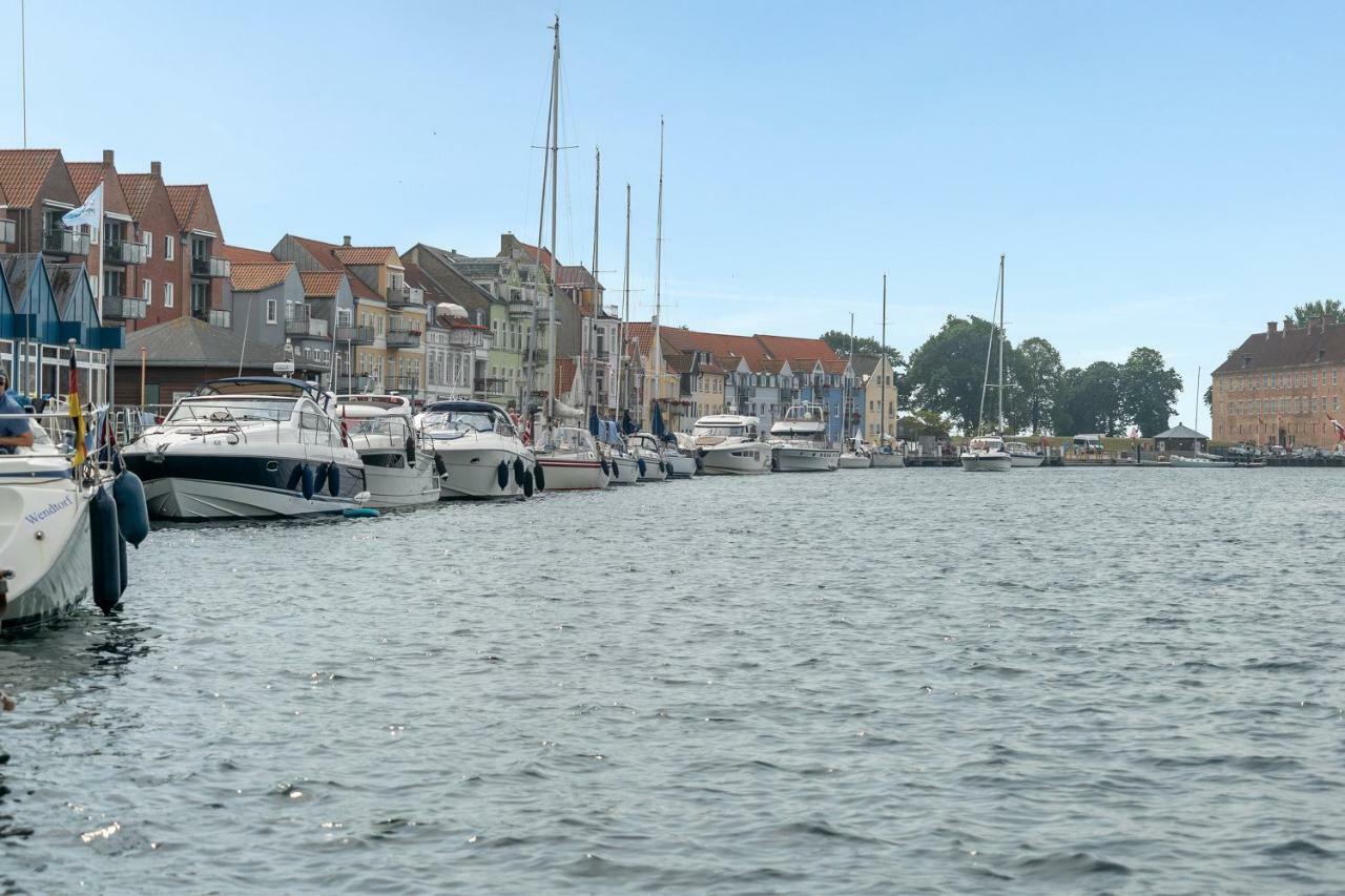 Luxury City Center Harbour Apartment 2 BedroomSønderborg エクステリア 写真